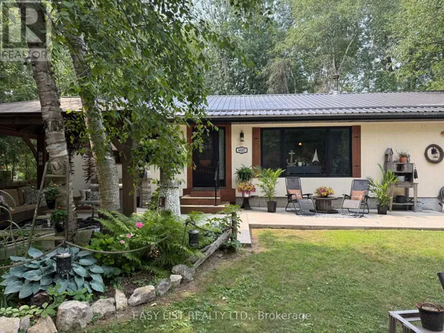 6087 BIRCH LANE, Lambton Shores (Kettle Point), Ontario N0N1J1