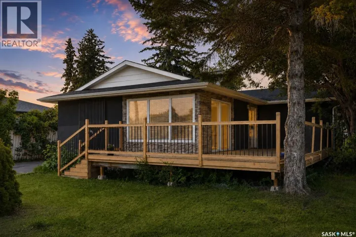 1308 Preston AVENUE S, Saskatoon, Saskatchewan S7H2V4