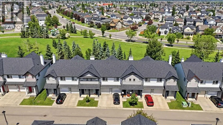 124 Everridge Gardens SW, Calgary, Alberta T2Y0G9