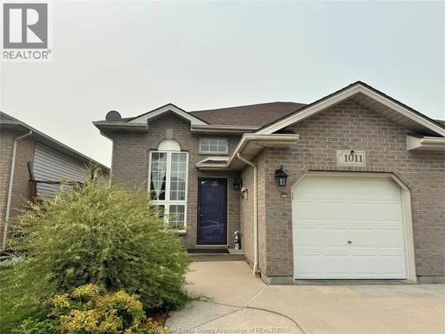 1011 SILVERDALE DRIVE, Windsor, Ontario N9G2R8