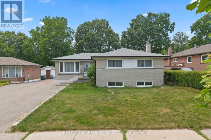 1272 KELLY ROAD, Mississauga (Clarkson), Ontario L5J3T9
