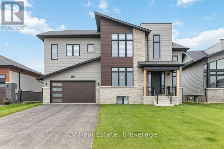 125 STONELEIGH DRIVE, Blue Mountains, Ontario L9Y4X5