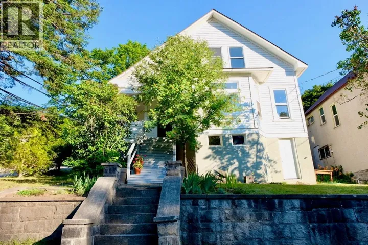 824 SILICA Street, Nelson, British Columbia V1L4N6
