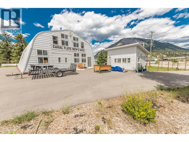 9115 93/95 Highway, Canal Flats, British Columbia V0B1B0