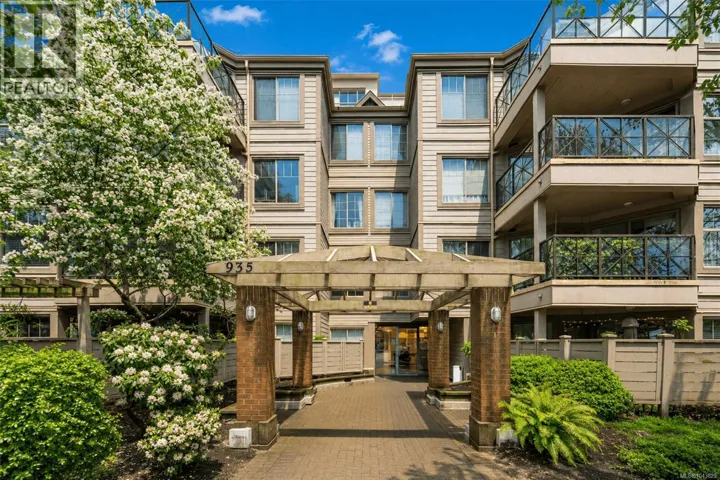 302 935 Johnson St, Victoria, British Columbia V8V3N5