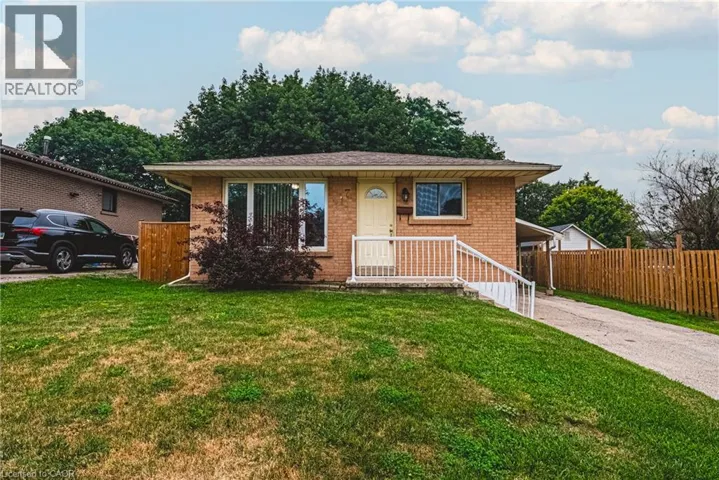 7 CHAPMAN Court, Cambridge, Ontario N3C2X1