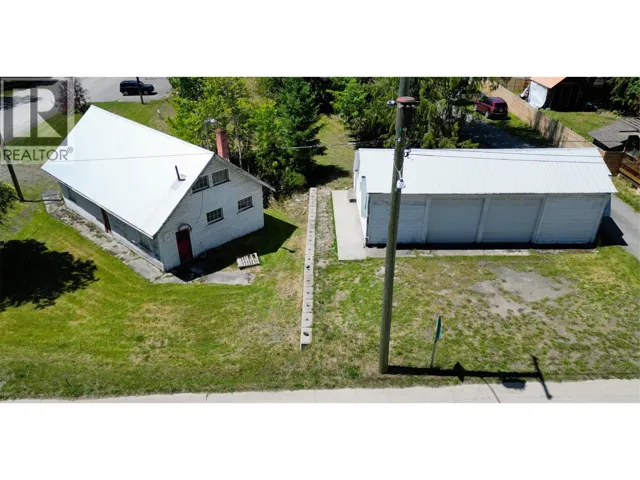 422 Slocan Avenue, New Denver, British Columbia V0G1S0