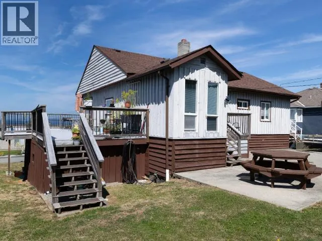 3918 GORDON AVE, Powell River, British Columbia V8A2T7