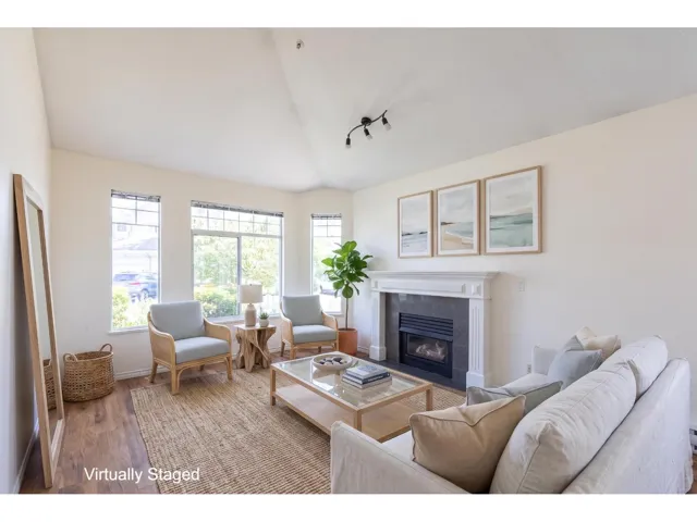 49 5708 208 STREET, Langley, British Columbia V3A8L4