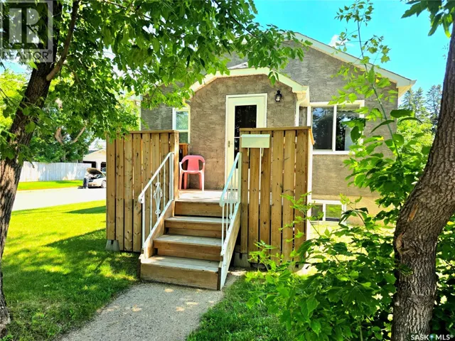 802 O AVENUE S, Saskatoon, Saskatchewan S7M2S7