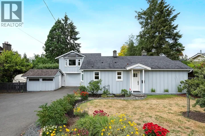 1911 Comox Ave, Comox, British Columbia V9M3M4