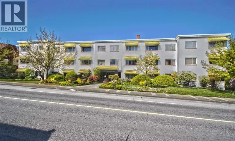 211 2469 CORNWALL AVENUE, Vancouver, British Columbia V6K1B9