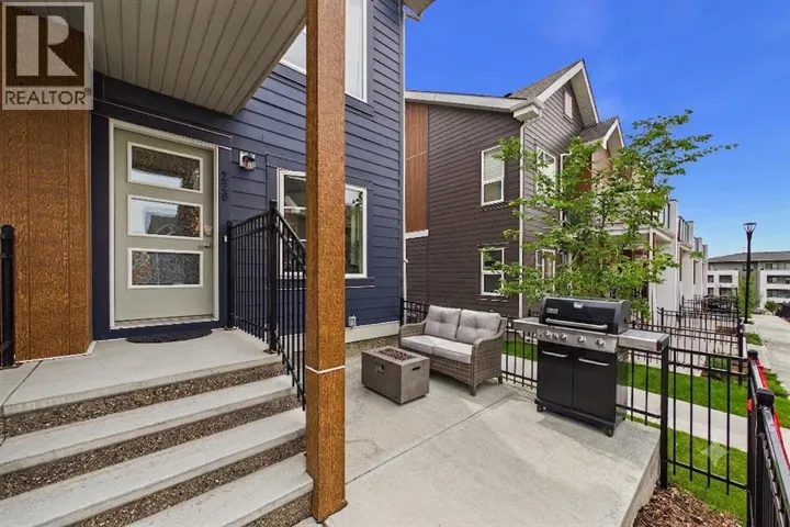 220 Livingston Common NE, Calgary, Alberta T3P1K1