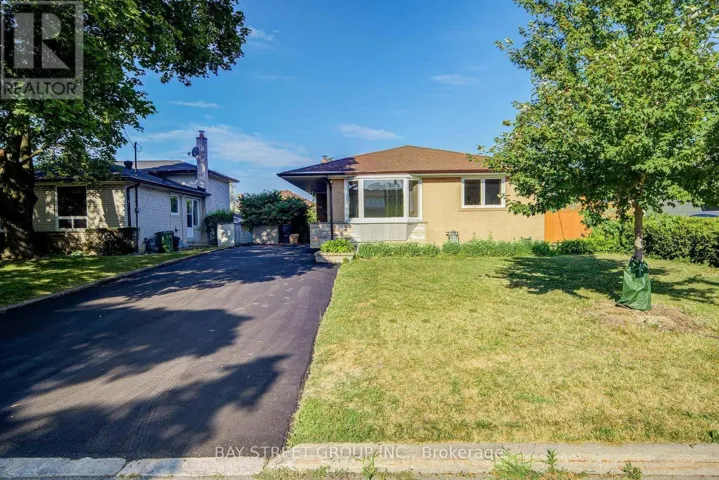 60 WARNER AVENUE, Toronto (Victoria Village), Ontario M4A1Z4