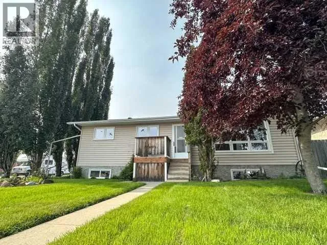 48 Cochrane Road, Whitecourt, Alberta T7S1C2