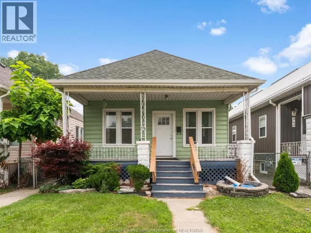 558 ELM, Windsor, Ontario N9A5H2