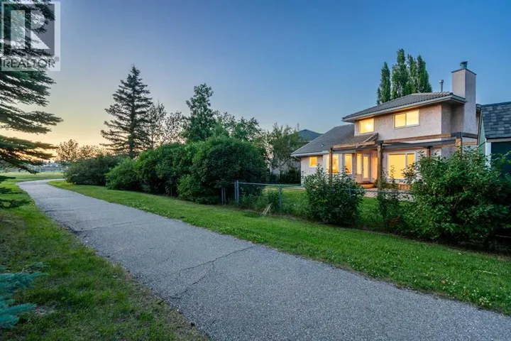 88 Sandringham Close NW, Calgary, Alberta T3K3X1