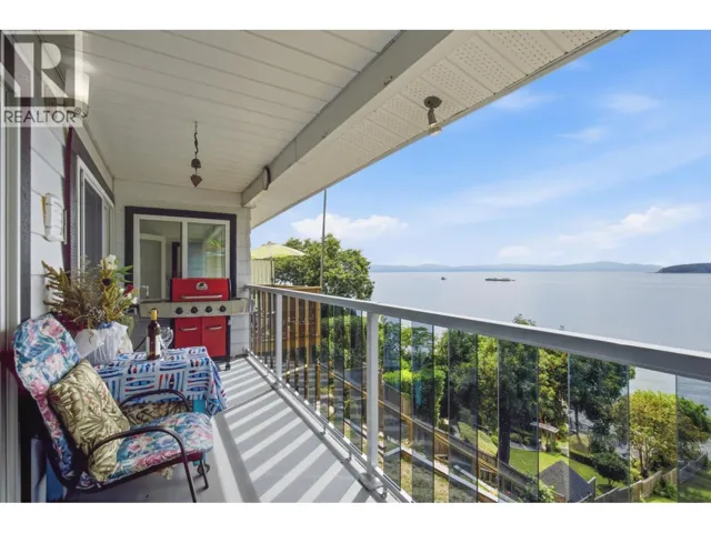 5223 SUNSHINE COAST HIGHWAY, Sechelt, British Columbia V7Z0C4