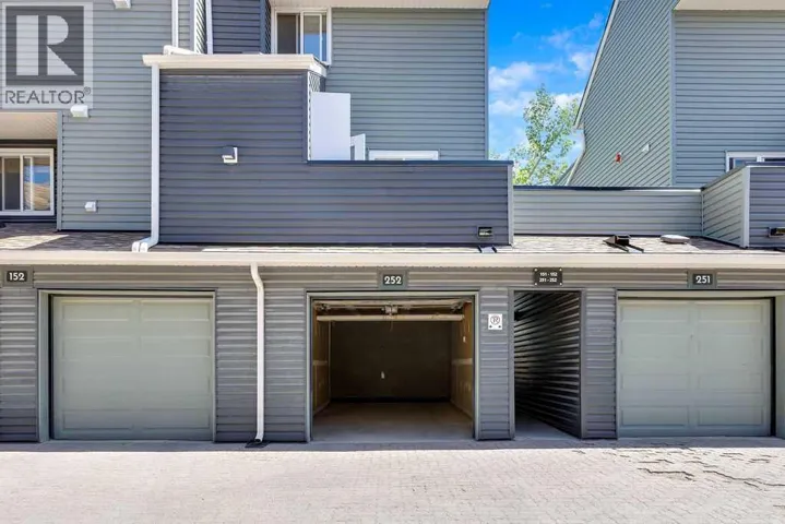 252, 66 Glamis Green SW, Calgary, Alberta T3E6V1