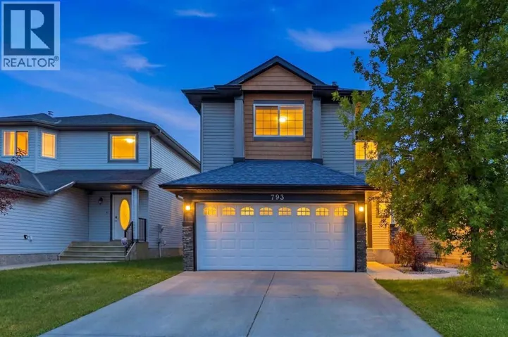 793 Luxstone Landing SW, Airdrie, Alberta T4B3K9
