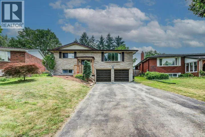 109 WHITE OAK Place, Waterloo, Ontario N2V1B2