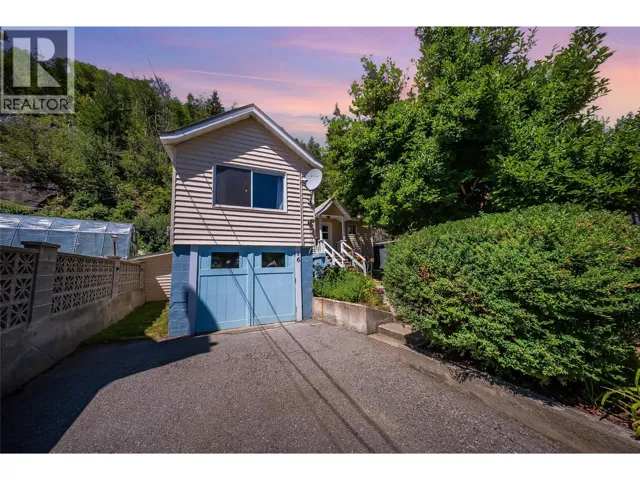 16 Hanna Drive, Trail, British Columbia V1R4V6
