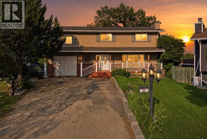 31 Willow Crescent, Lacombe, Alberta T4L1V3
