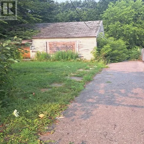 11 CENTRE STREET, Toronto (Scarborough Village), Ontario M1J3B4