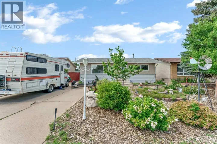 1896 28 Street SE, Medicine Hat, Alberta T1A2H6