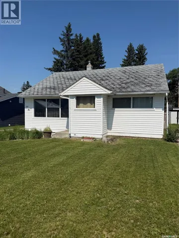 217 3A STREET E, Nipawin, Saskatchewan S0E1E0