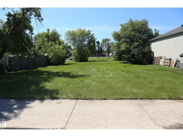 5211 53AV, Mundare, Alberta T0B3H0