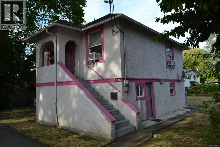 2857 Shelbourne St, Victoria, British Columbia V8N6K4