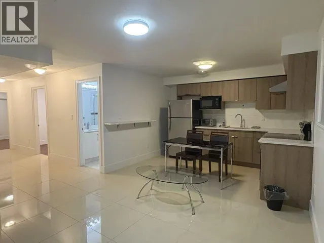 Halifax + CLIFF AVE, Burnaby, British Columbia V5A2M8