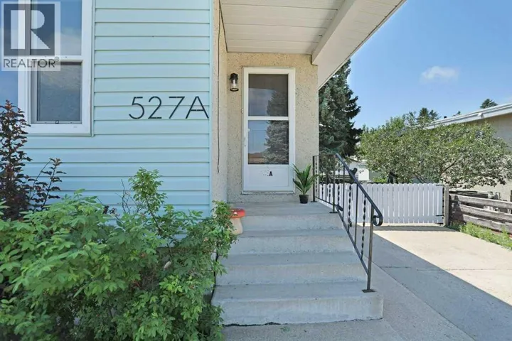 527-A 4 Avenue E, Brooks, Alberta T1R0G7