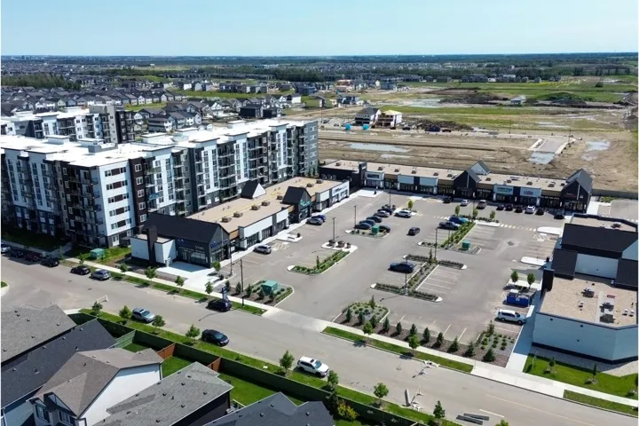 5341 Edgemont Blvd., Edmonton, Alberta T6M3C6