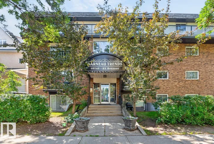 #206 10745 83 AV NW, Edmonton, Alberta T6E2E5