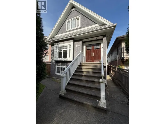 4585 COMMERCIAL STREET, Vancouver, British Columbia V5N4G8