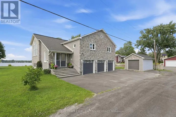 2985 LEO LANE, Ottawa, Ontario K4C1A6