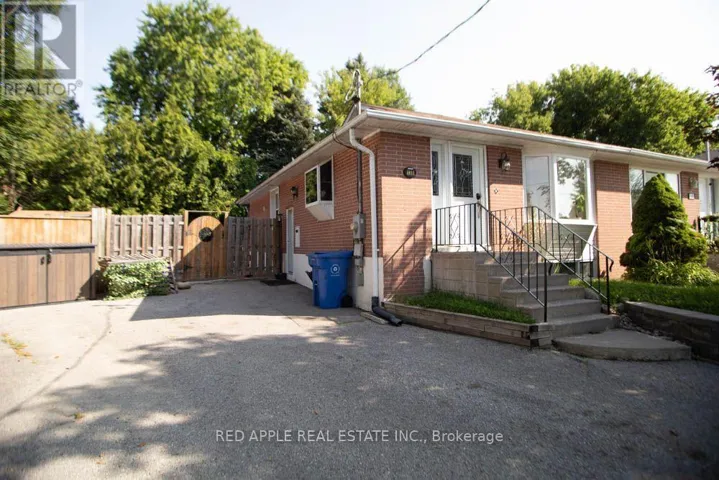 126 LONGFORD DRIVE, Newmarket (Bristol-London), Ontario L3Y2Y5