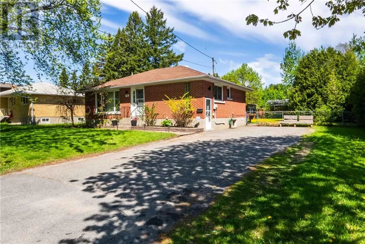 782 Robinson Drive, Sudbury, Ontario P3E2J3