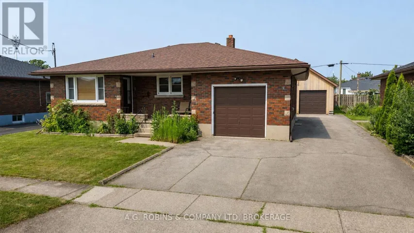 140 CLASSIC AVENUE, Welland (Lincoln/Crowland), Ontario L3B1P7