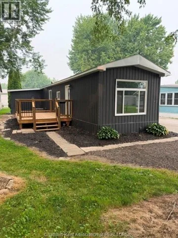 42 LONDON COURT, Chatham, Ontario N7L4G6