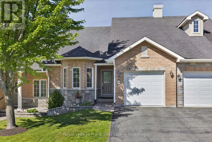 49 - 60 VILLAGE CRESCENT, Peterborough (Otonabee Ward 1), Ontario K9J0A9