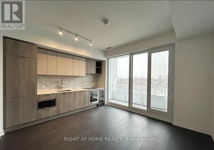 812 - 2020 BATHURST STREET, Toronto (Humewood-Cedarvale), Ontario M5P0A6