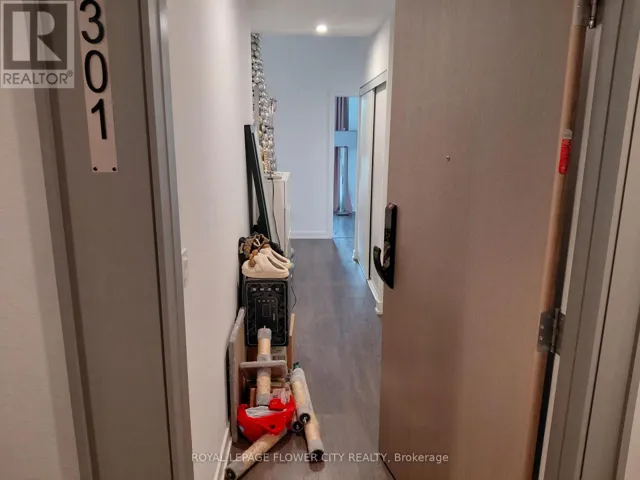 301 - 370 MARTHA STREET, Burlington (Brant), Ontario L7R0G9