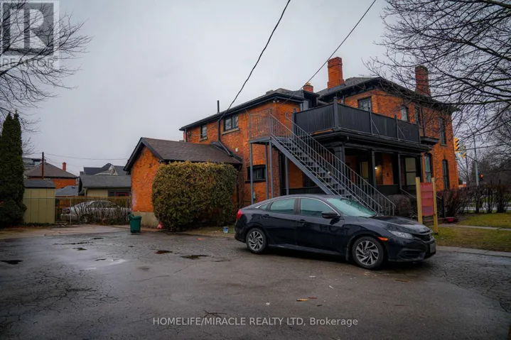 22 WELLAND AVENUE, St. Catharines (Downtown), Ontario L2R2M2