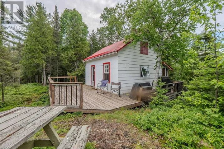 44 ISLAND, Temagami, Ontario P0H2H0