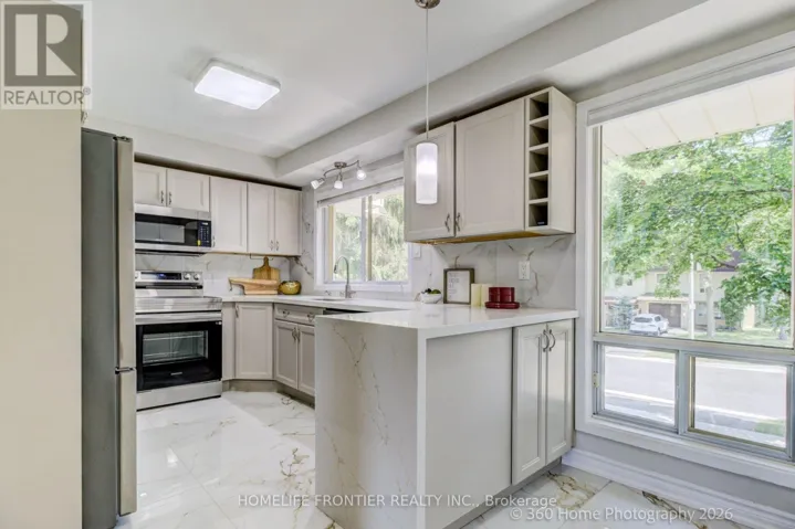 92 POPLAR CRESCENT W, Aurora (Aurora Highlands), Ontario L4G3L3