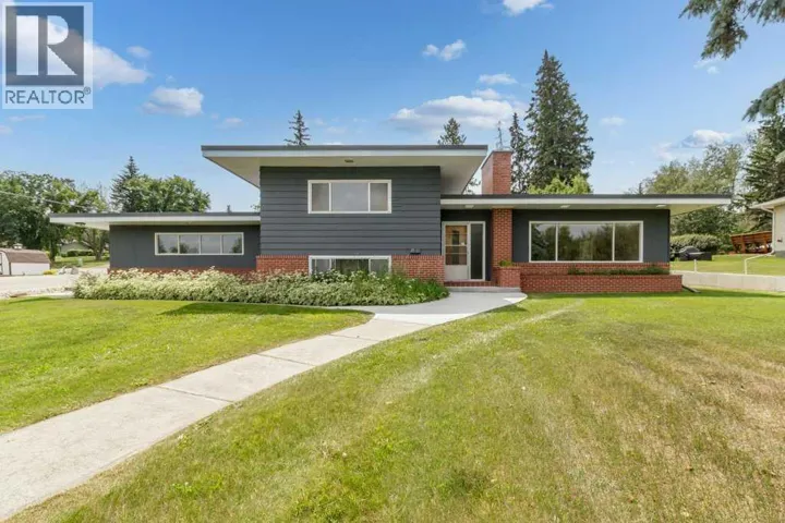 5307 48 Avenue, Sylvan Lake, Alberta T4S1G5