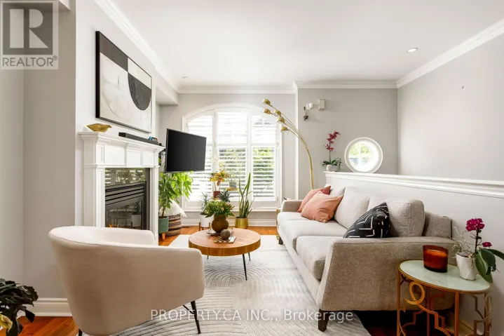 9 LEAVES TERRACE, Toronto (Stonegate-Queensway), Ontario M8Y4H4
